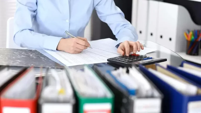 Building Trust Through Know Your Business (KYB) Verification in B2B Transactions