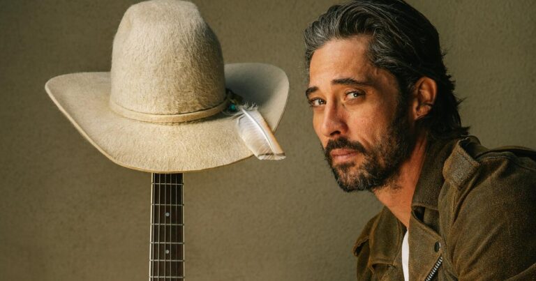 Ryan Bingham Height: How Tall is He?